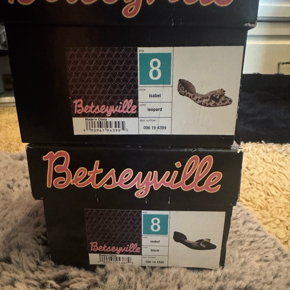 Betsy Johnson Flats
